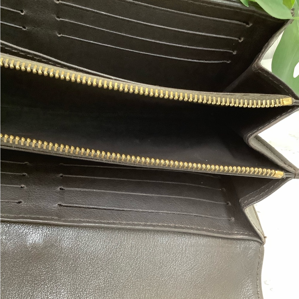 GUC Louis Vuitton Mahina Amelia Long Black Wallet with Gold Hardware - Picture 7 of 7